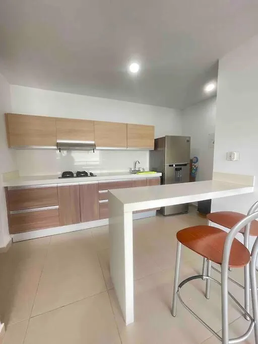 Apartaestudio Ciudad Jardin Restaurantes Tiendas Cali